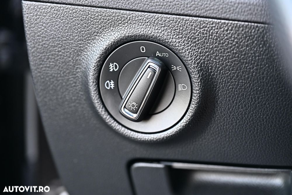 Skoda Superb 2.0 TDI DSG Sportline - 32