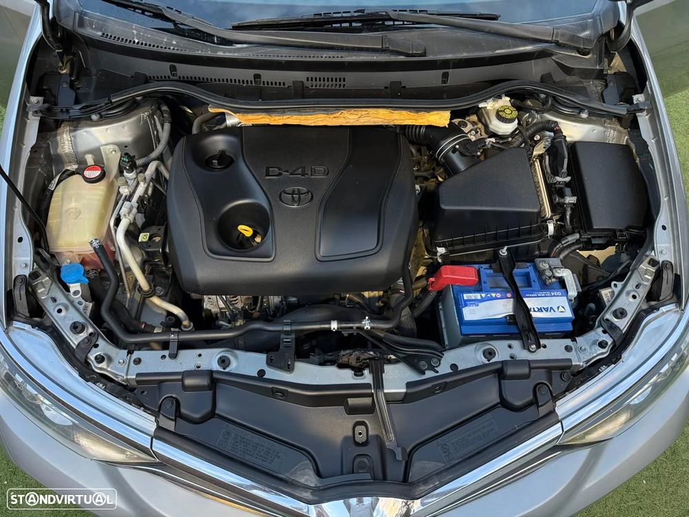 Toyota Auris 1.4 D-4D Com. +P.Techno+P.Sport - 10