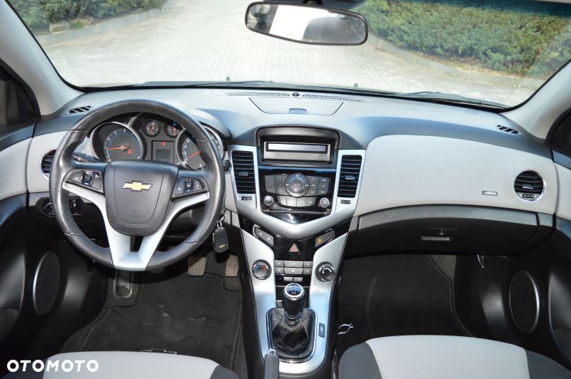 Chevrolet Cruze - 24