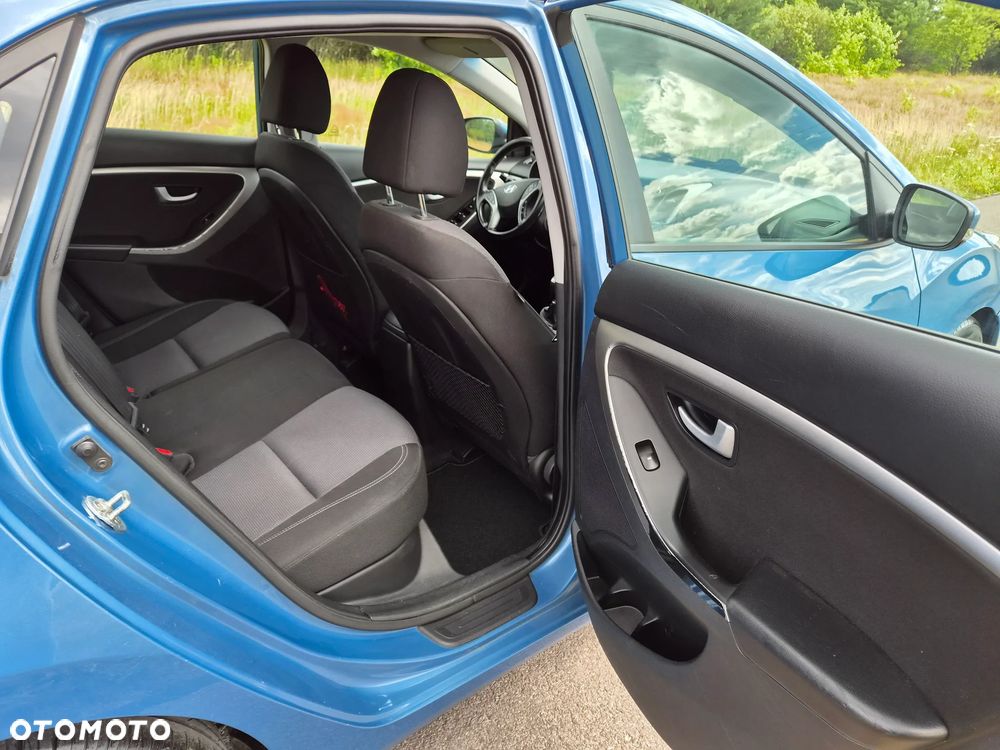 Hyundai i30 blue 1.6 CRDi Classic Navigation - 12
