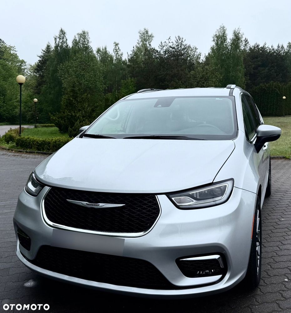 Chrysler Pacifica - 1