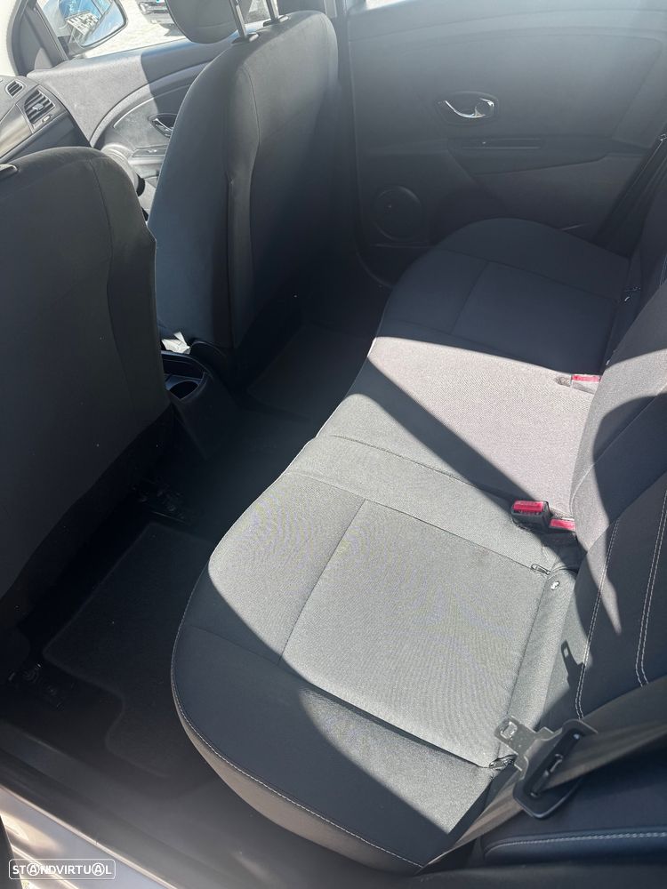 Renault Mégane Sport Tourer 1.5 dCi Zen - 6