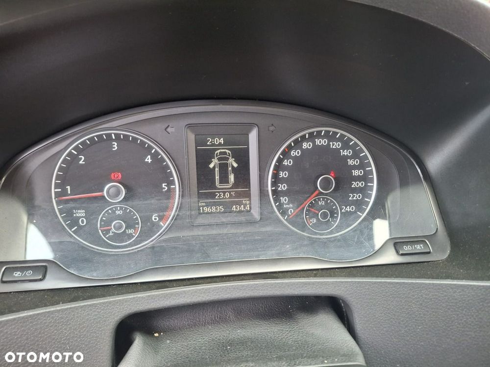 Volkswagen Caravelle - 25