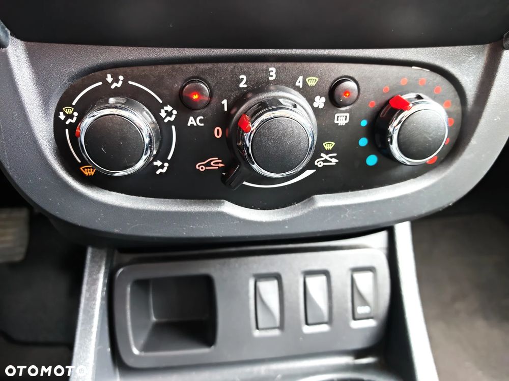 Dacia Duster 1.6 Laureate Euro5 - 31
