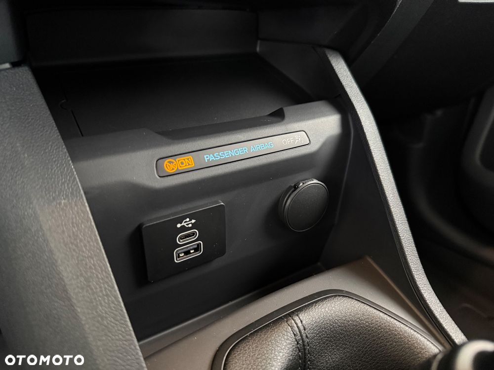 Ford Transit Courier - 20