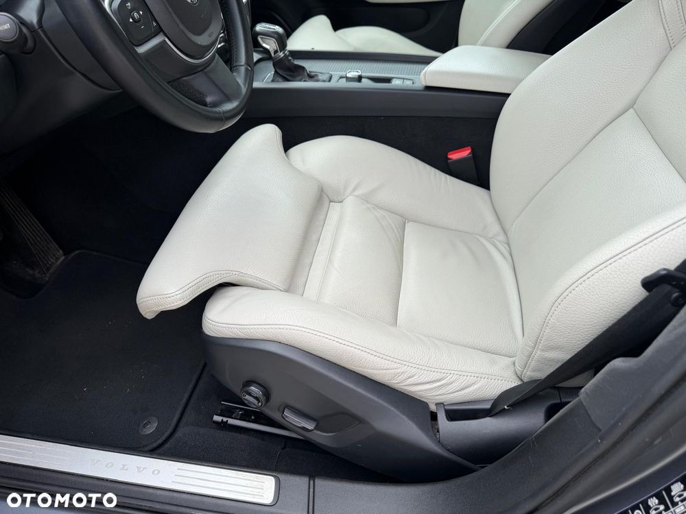Volvo V60 D3 AWD Momentum - 10