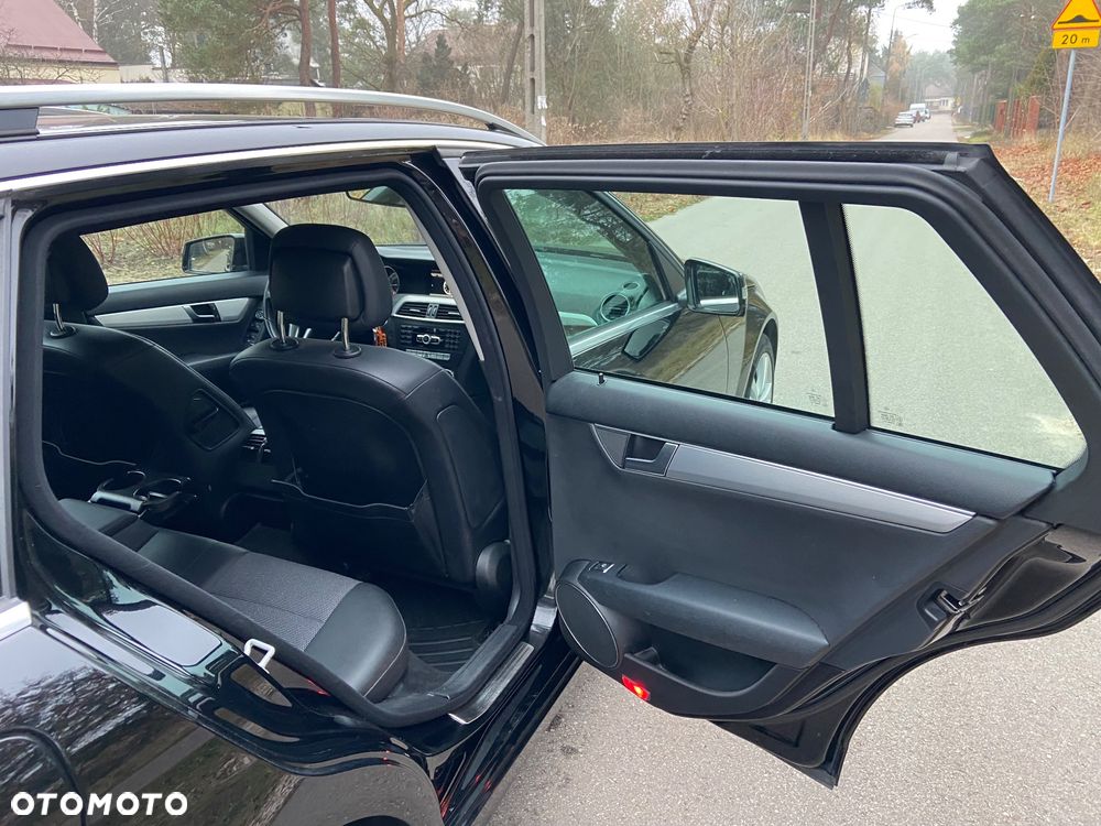 Mercedes-Benz Klasa C 220 CDI DPF BlueEFFICIENCY Avantgarde Edition - 38
