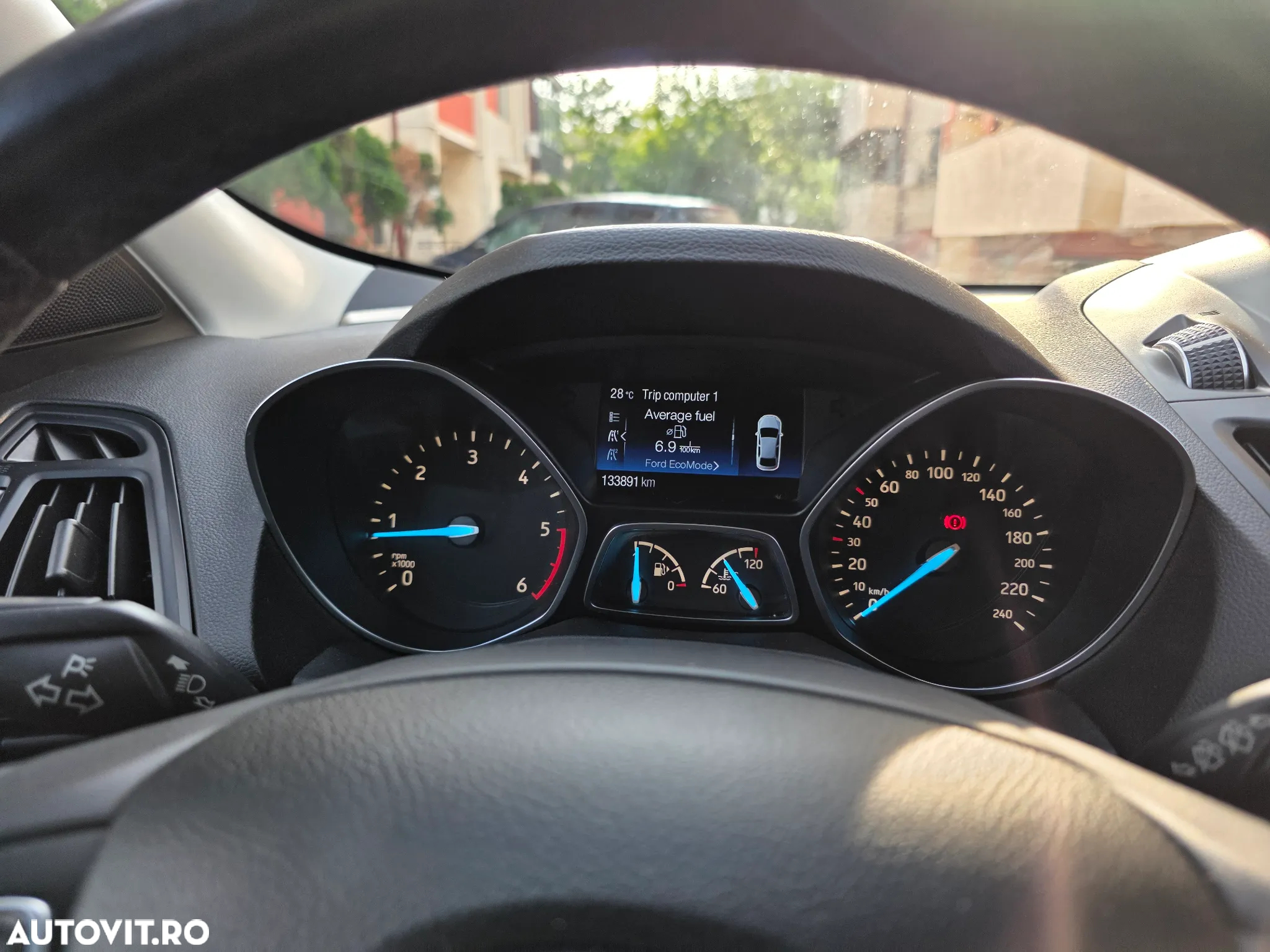 Ford Kuga 1.5 TDCi 2WD Trend - 6