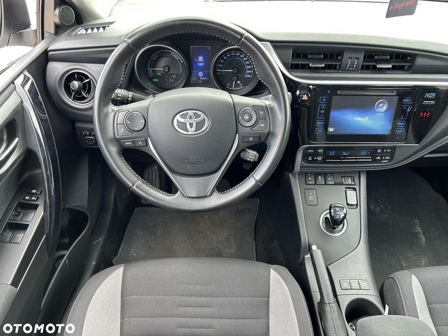 Toyota Auris Hybrid 135 Premium - 13