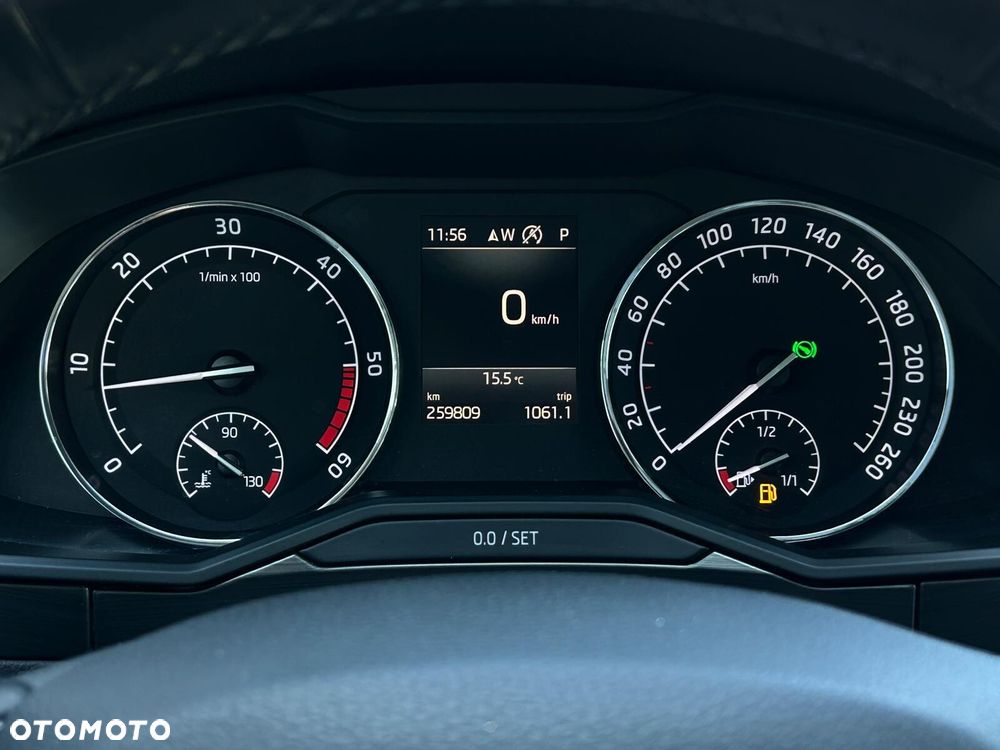 Skoda Superb 2.0 TDI 4x4 Style DSG - 25