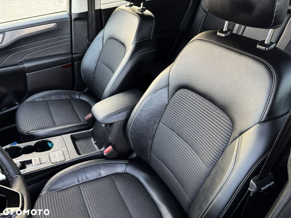 Ford Kuga 2.0 EcoBlue AWD Titanium X - 27