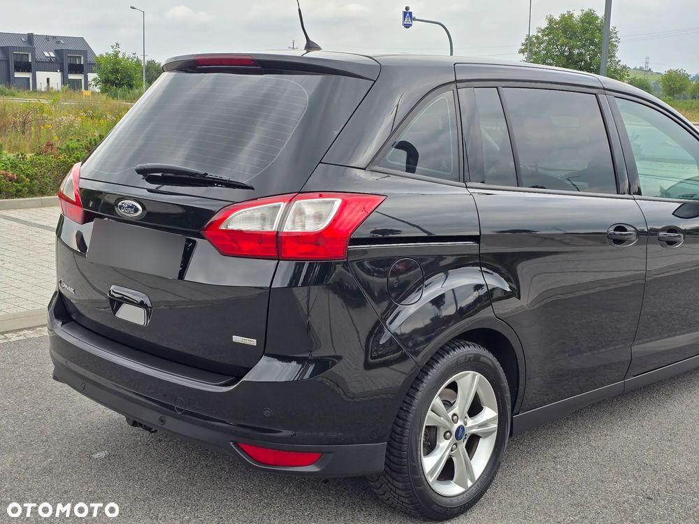 Ford Grand C-MAX - 23
