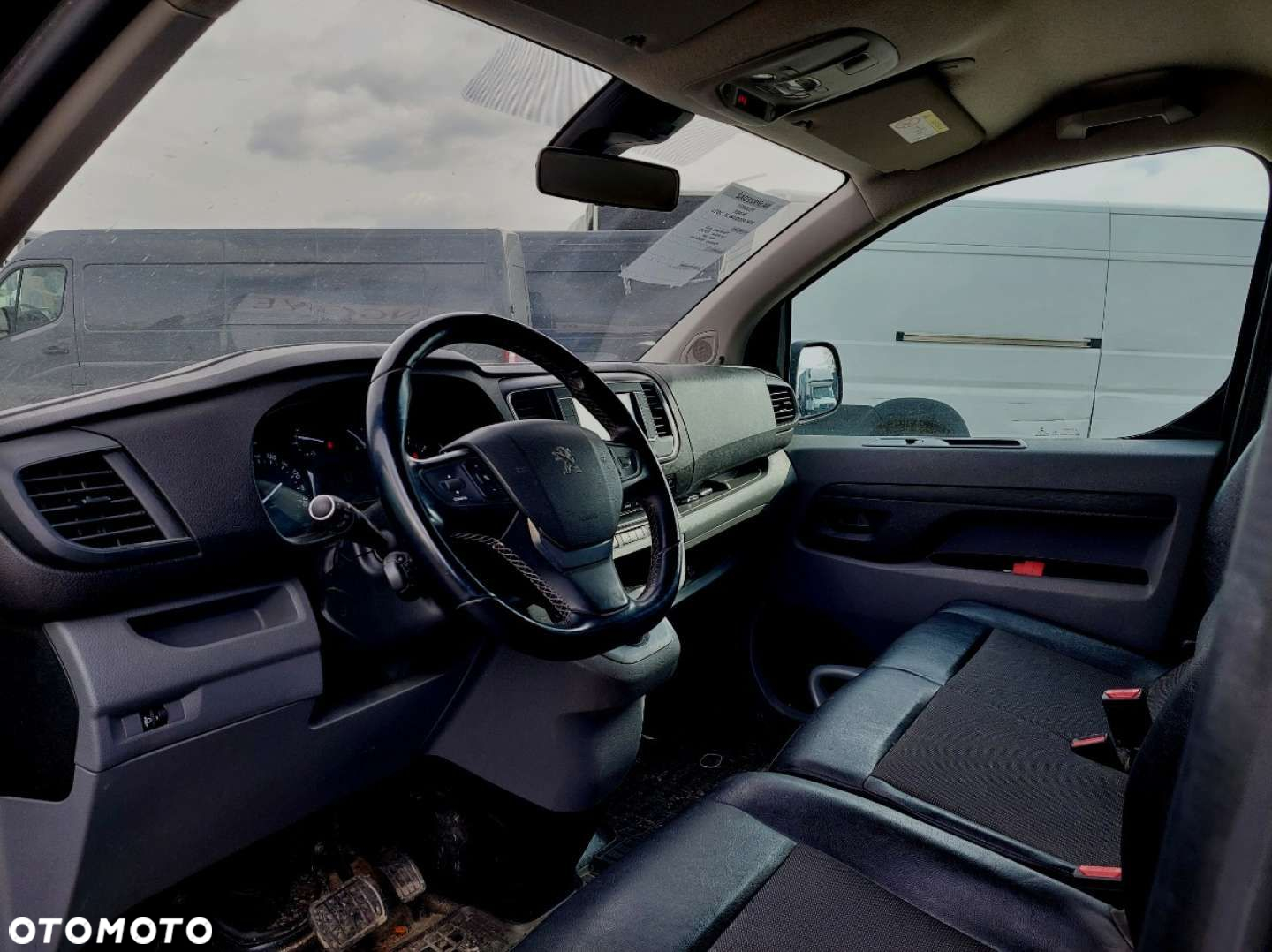 Peugeot Expert - 8