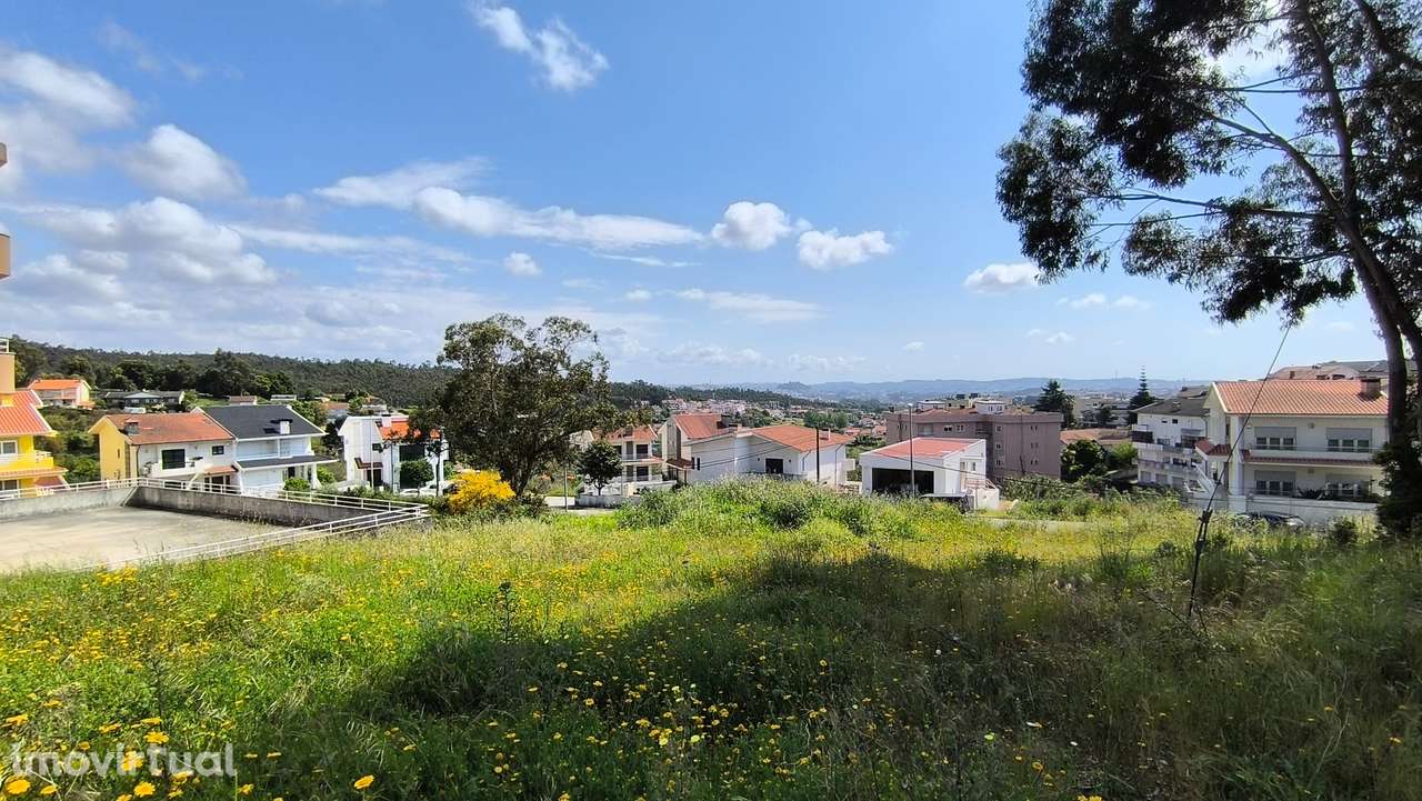 Terrenos para Prédios e Moradias de 4 frentes, em Seixo - Fânzeres - Grande imagem: 4/8