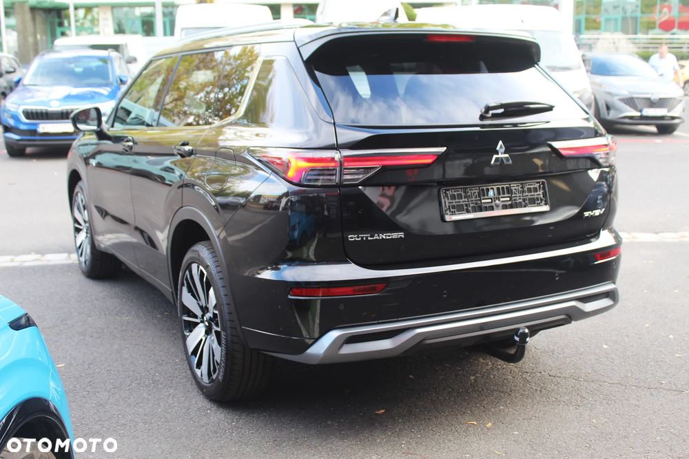 Mitsubishi Outlander - 5