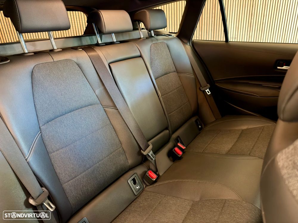 Toyota Corolla Touring Sports 1.8 Hybrid Exclusive - 17