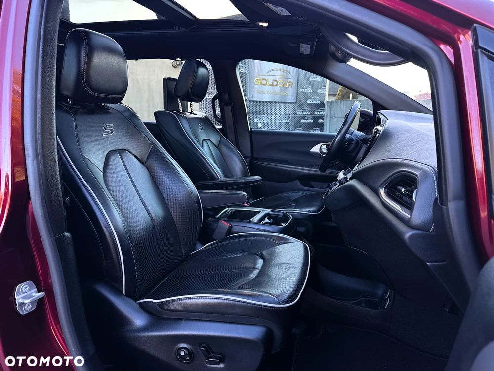 Chrysler Pacifica - 15