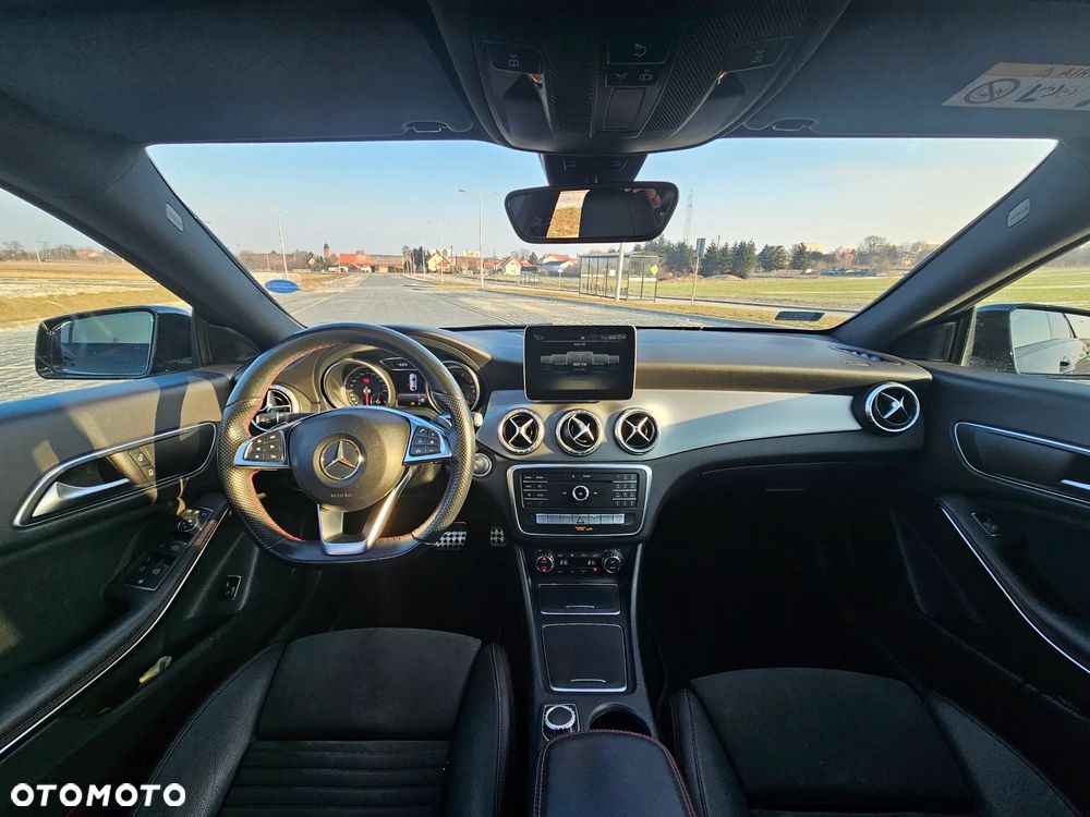 Mercedes-Benz CLA 200 7G-DCT AMG Line - 15