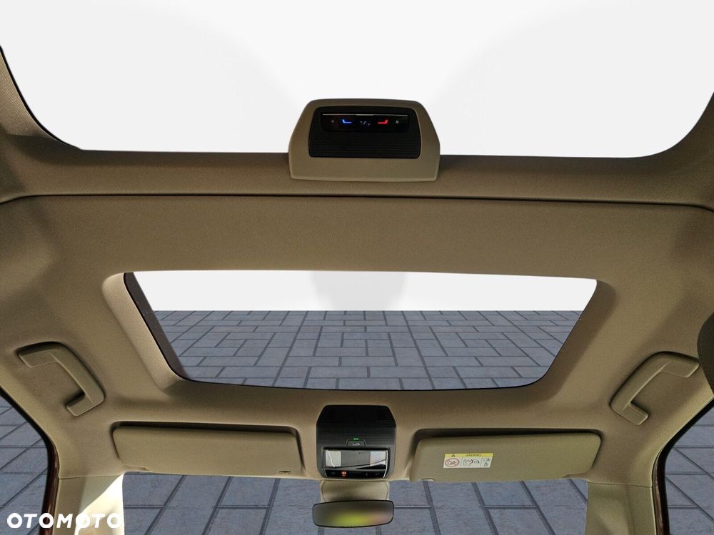 Volkswagen Multivan - 19