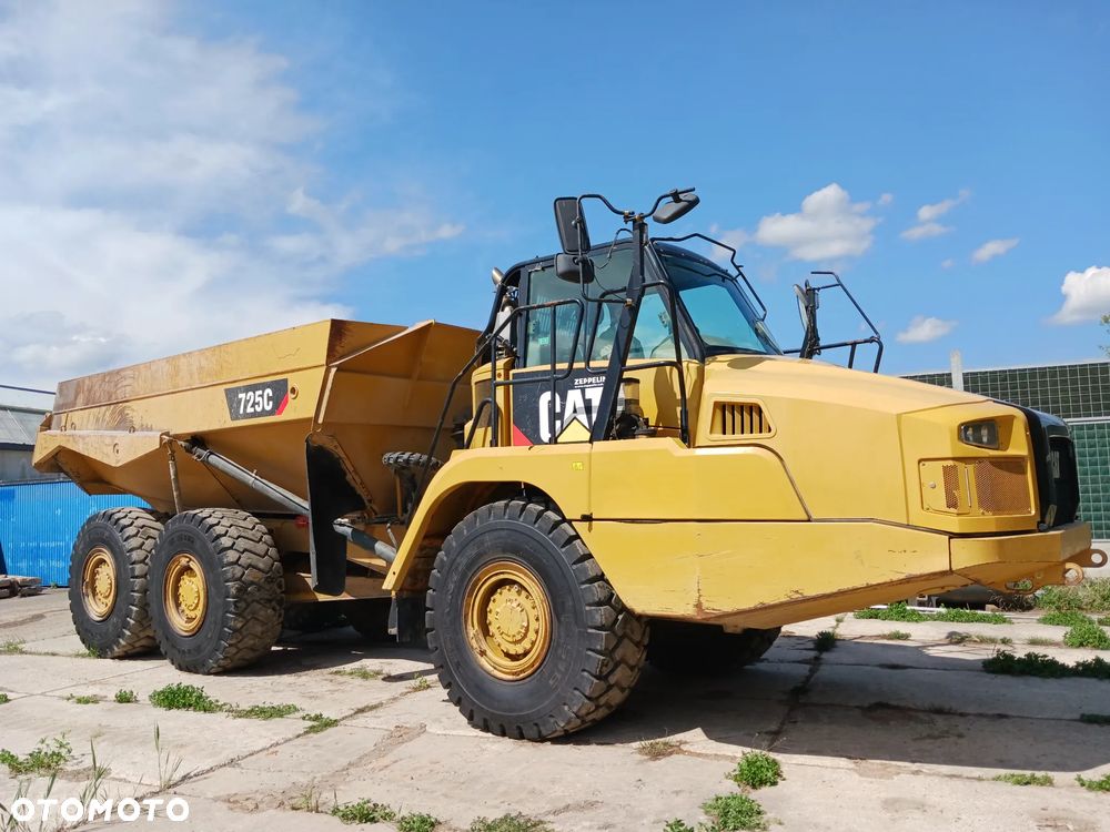 Caterpillar 725 C - 4