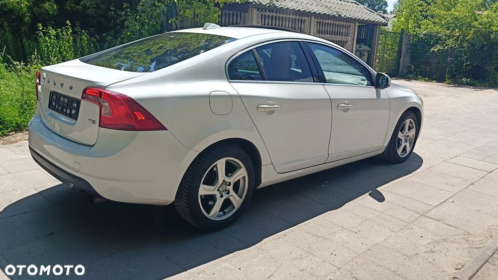 Volvo S60 2.5 T5 - 18