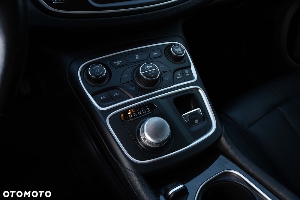 Chrysler 200 - 25