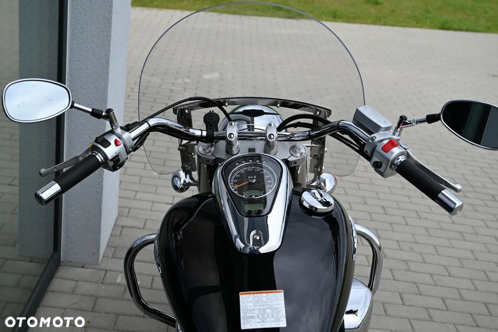 Suzuki Intruder - 7
