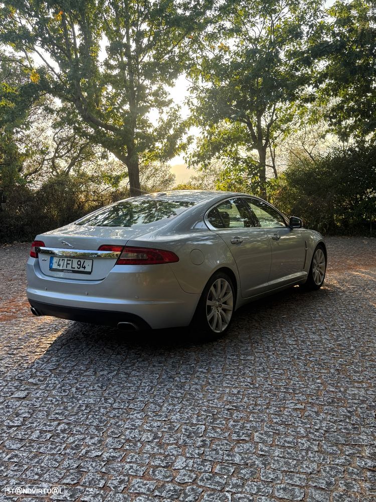 Jaguar XF 2.7 D V6 Premium Luxury - 5