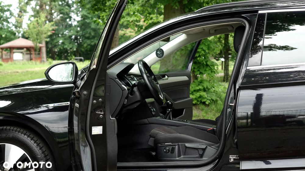 Volkswagen Passat 2.0 TDI (BlueMotion Technology) Comfortline - 6