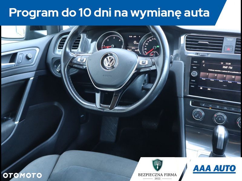 Volkswagen Golf - 8