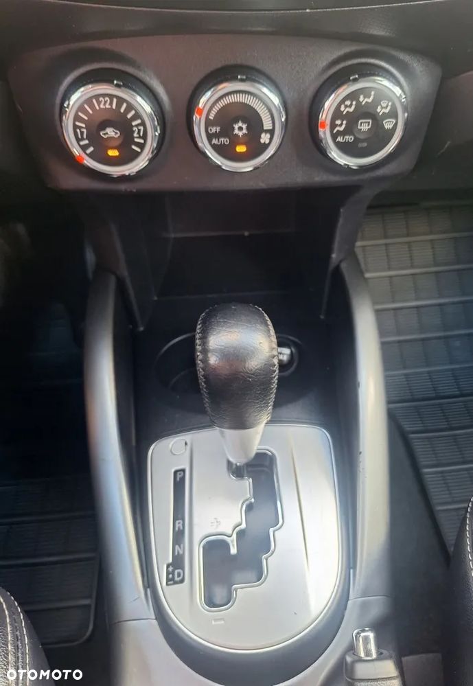 Mitsubishi Outlander 2.0 2WD CVT Invite - 17