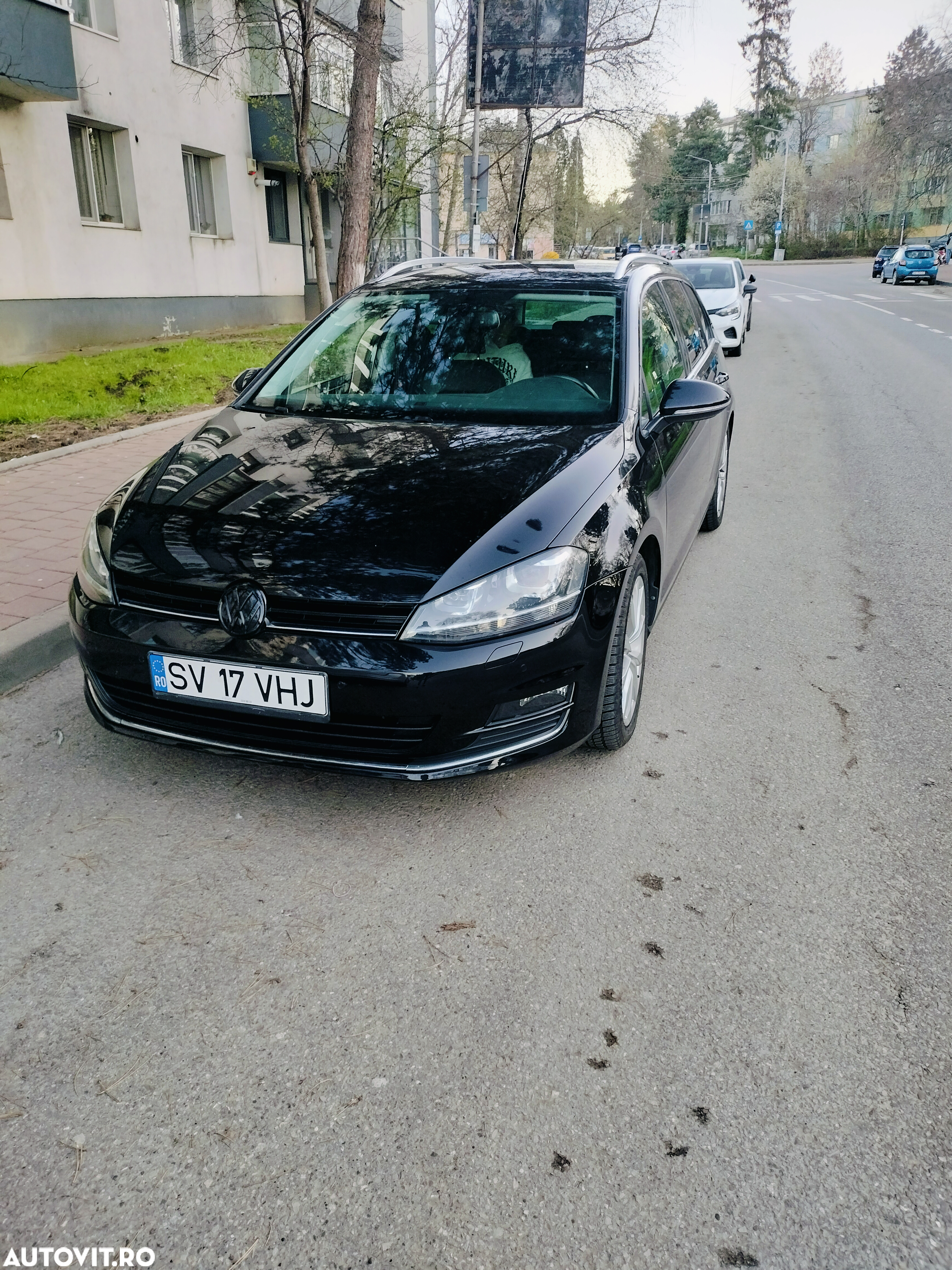 Volkswagen Golf - 2