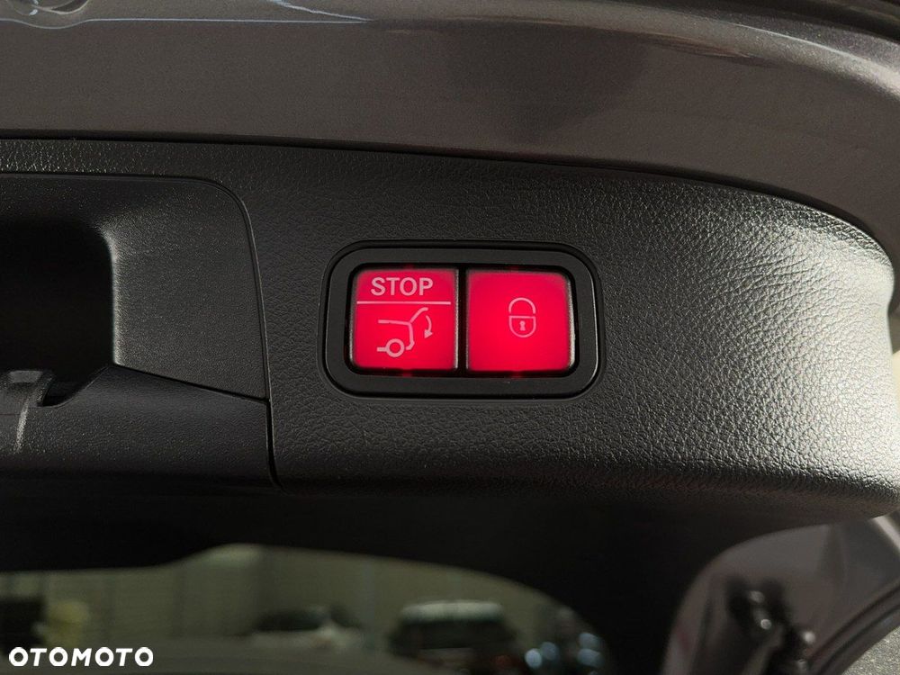 Mercedes-Benz GLA - 17