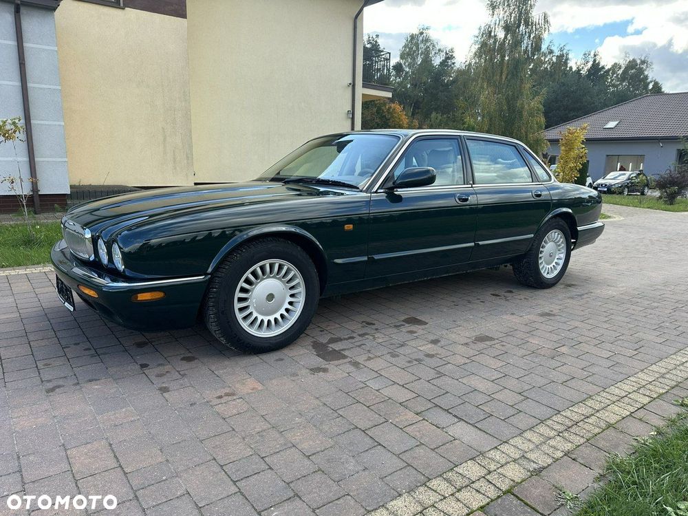 Jaguar XJ - 4