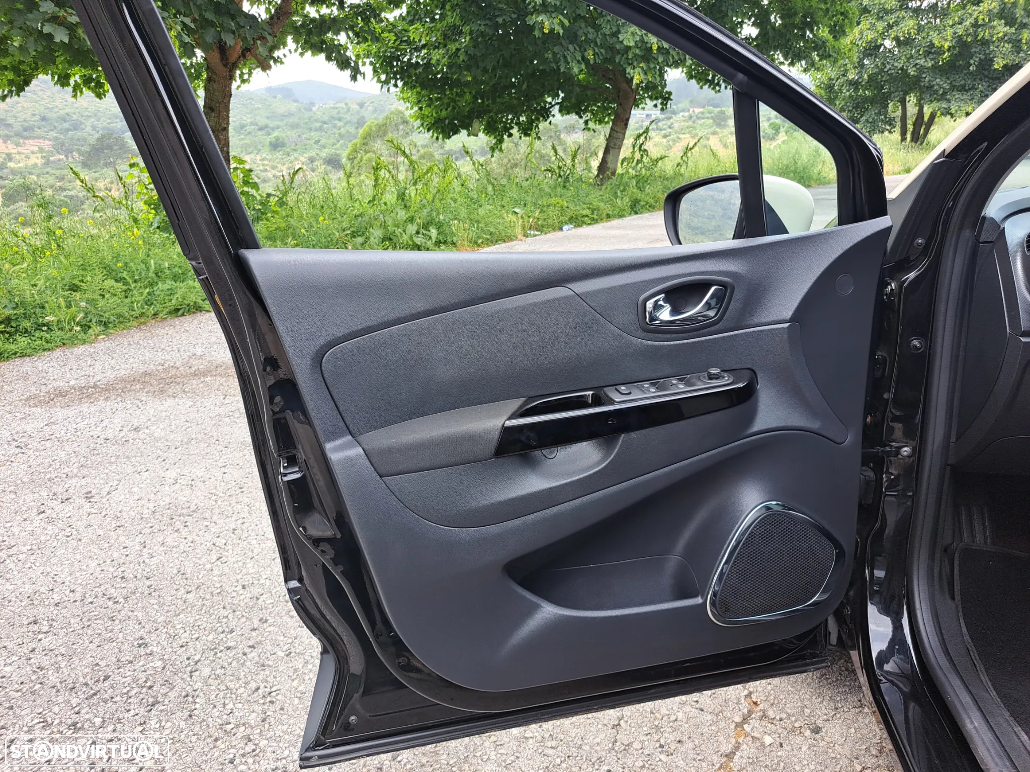 Renault Captur 1.5 dCi Exclusive XMOD - 12