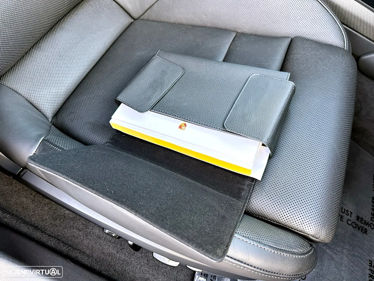 Porsche Taycan Turbo S - 30
