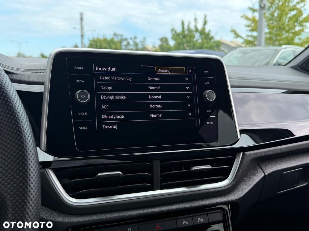 Volkswagen T-Roc - 32