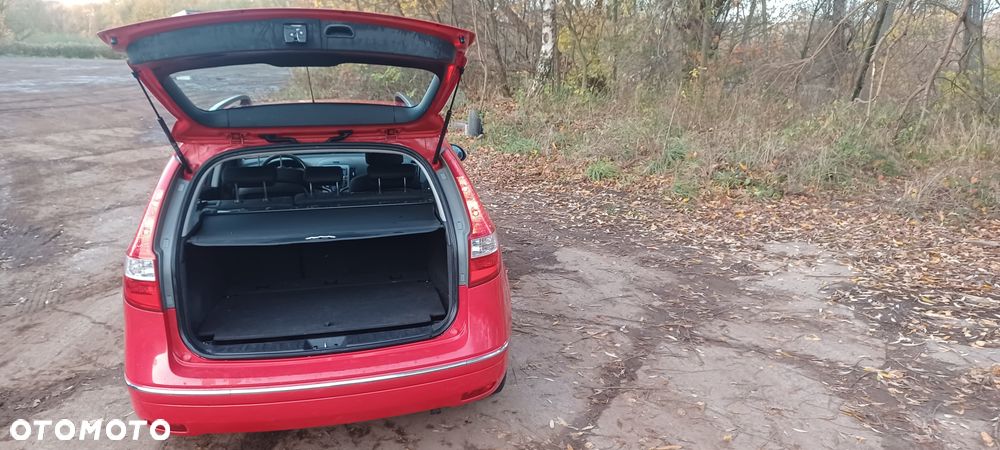 Hyundai i30 1.6 Comfort - 10