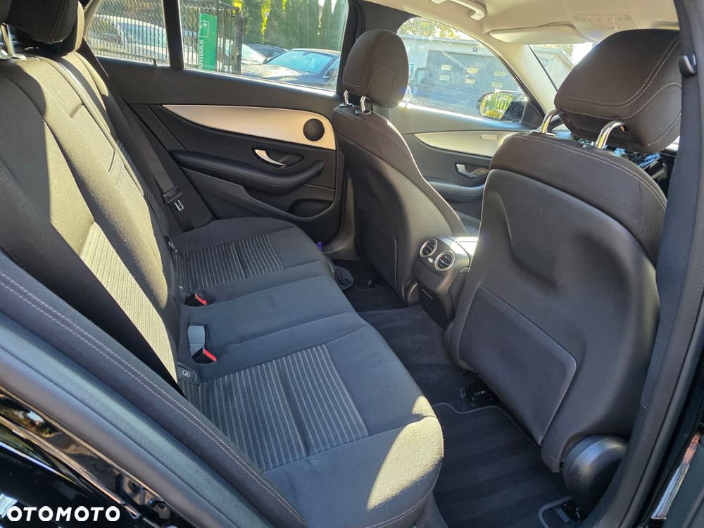 Mercedes-Benz Klasa E 220 d 9G-TRONIC Avantgarde - 27