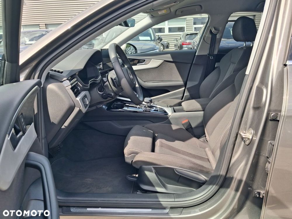 Audi A4 Limousine - 14