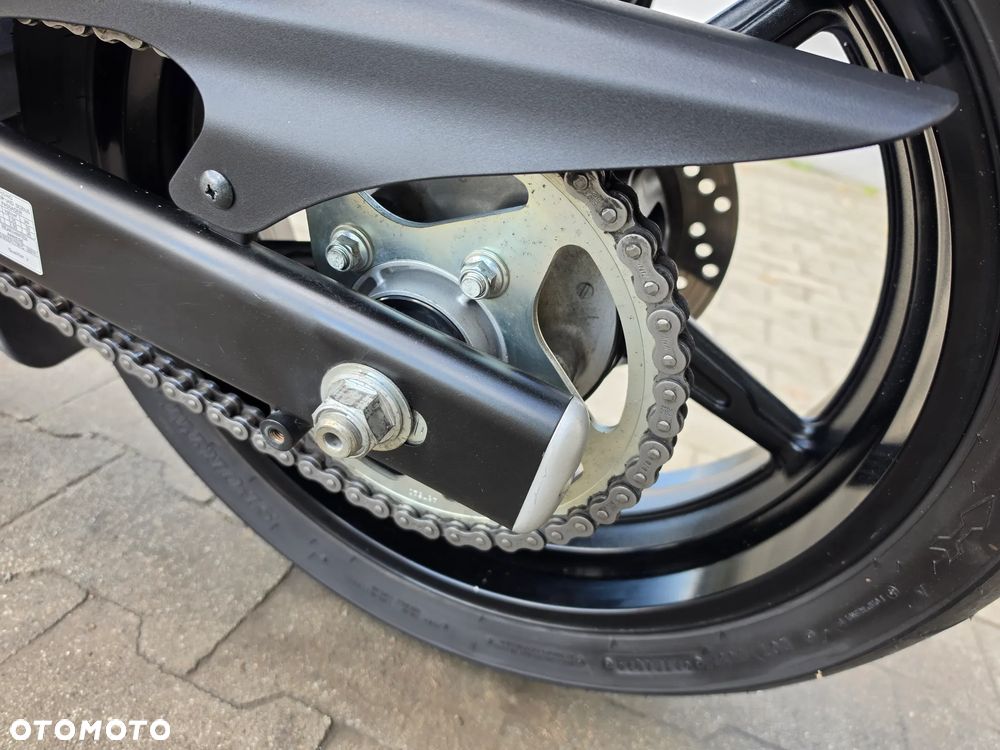Suzuki Gladius - 32
