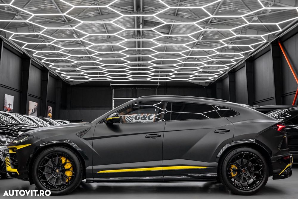 Lamborghini URUS Standard - 30