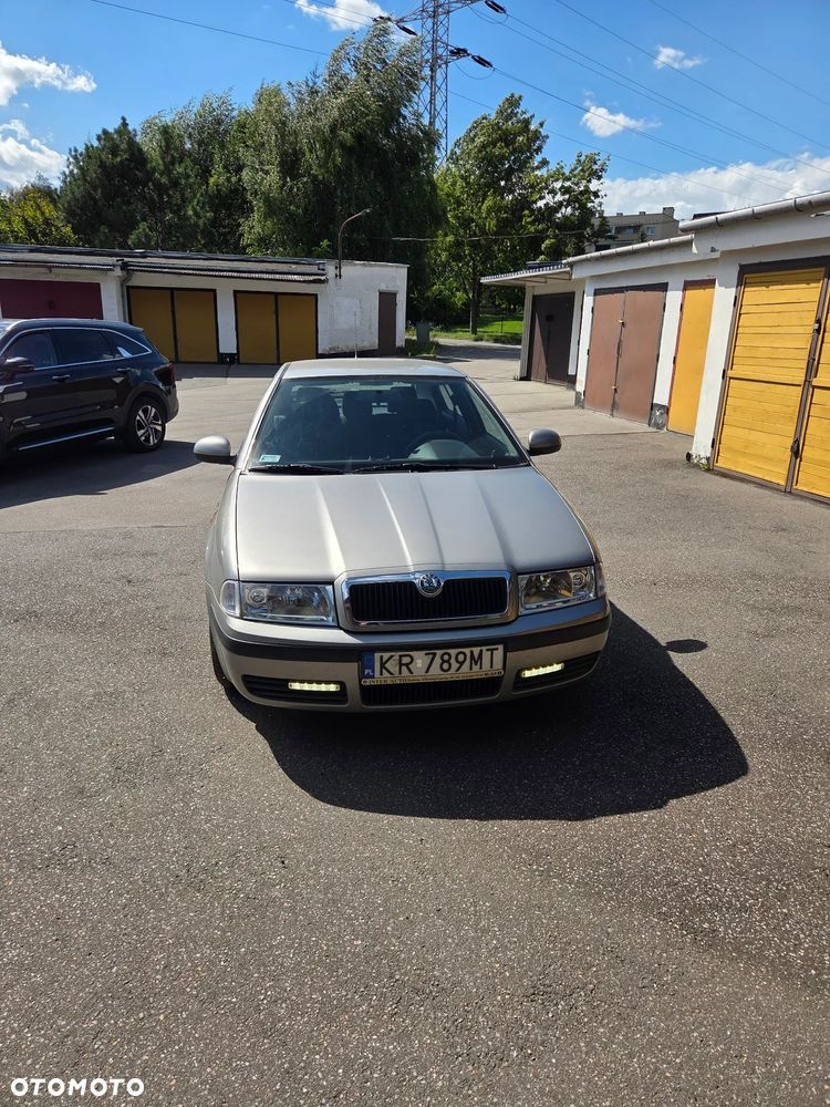 Skoda Octavia 1.6 Tour - 2