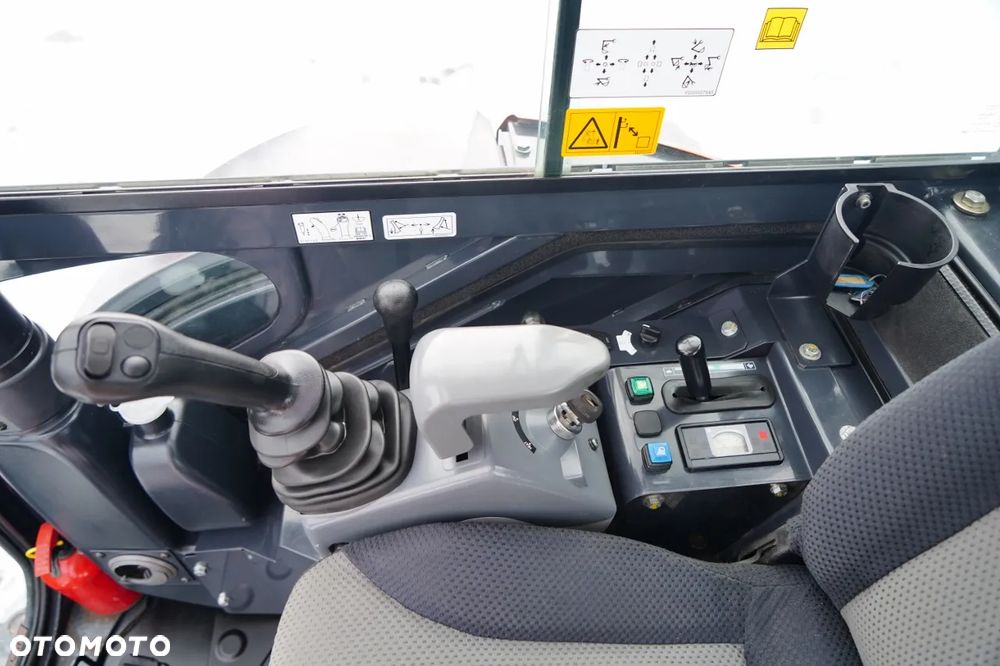 Hitachi ZX26U-6 CR / MINIKOPARKA / 2022 ROK / 1800 MTH / KOMPLET ŁYŻEK - 32