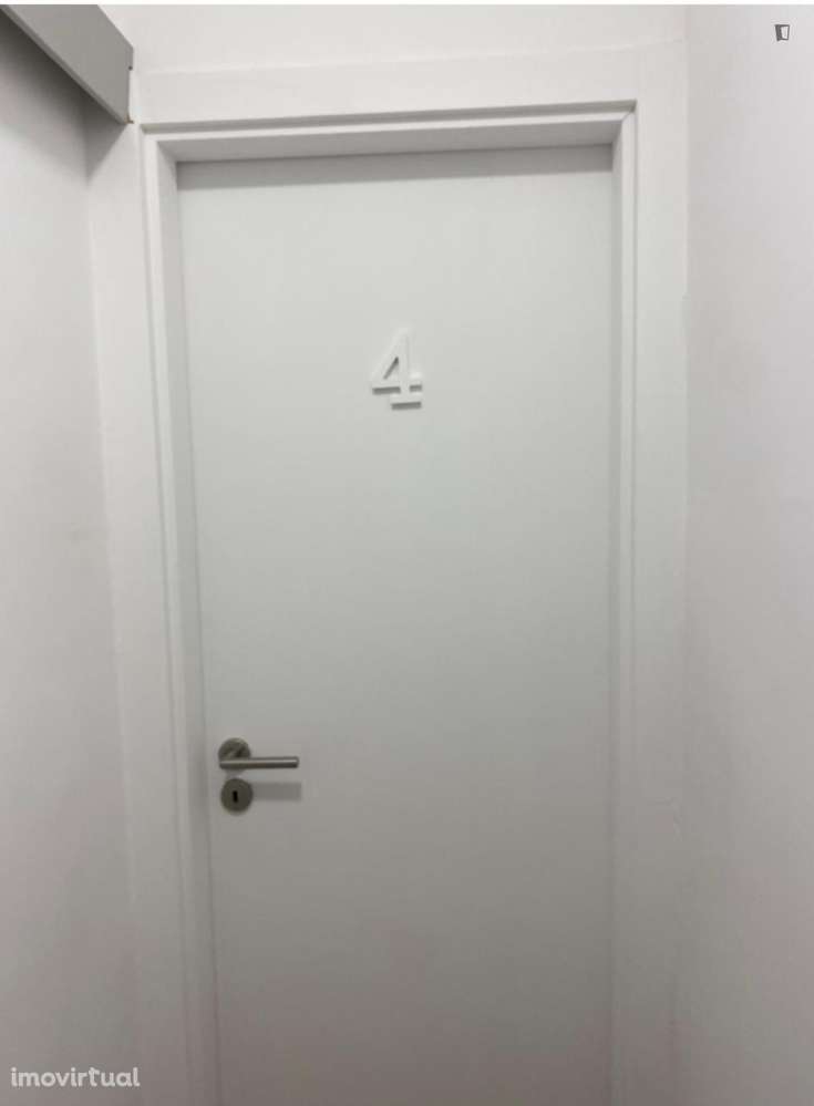 Quarto - localizado em Benfica Lisbon - Grande imagem: 4/22