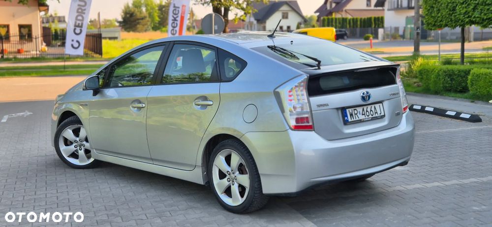 Toyota Prius (Hybrid) Life - 31