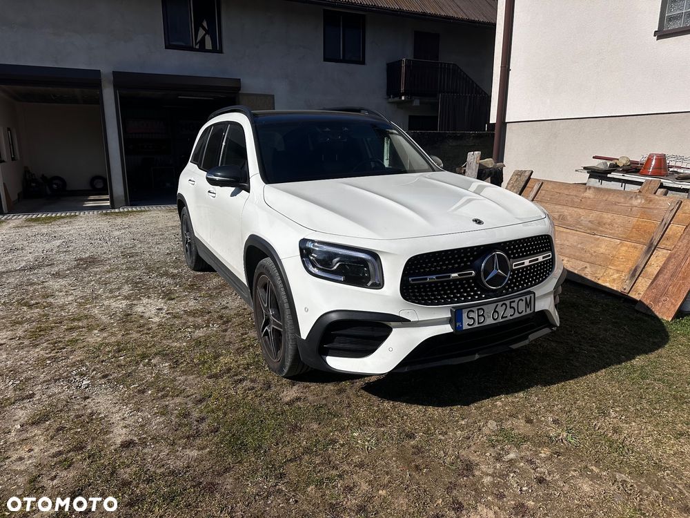 Mercedes-Benz GLB 250 4-Matic 8G-DCT - 3