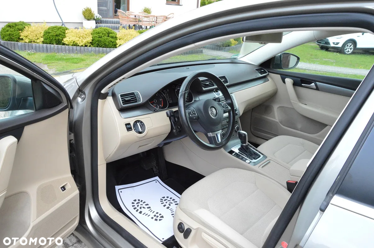 Volkswagen Passat 2.0 TDI Comfortline DSG - 25