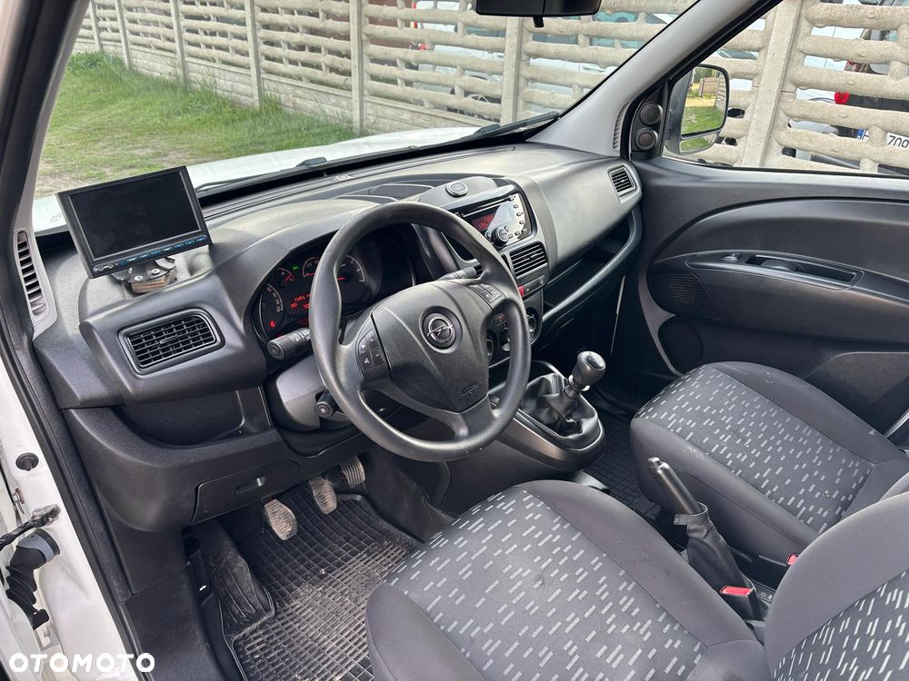 Opel COMBO MAXI - 15