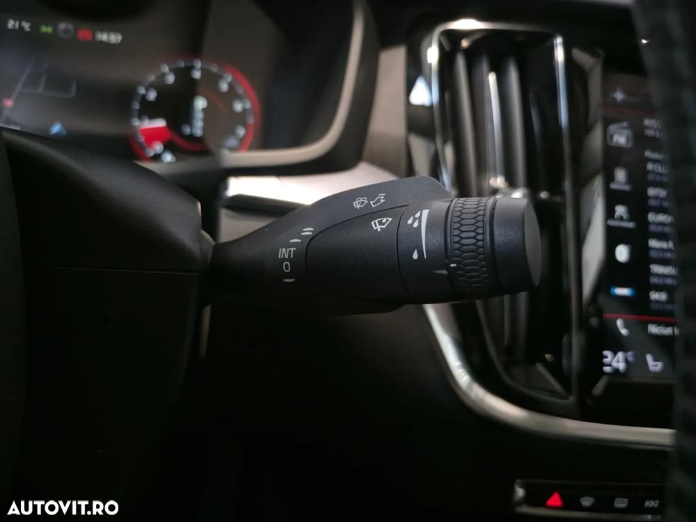 Volvo S60 T6 AWD Geartronic RDesign - 28